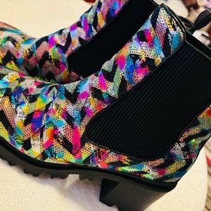 Almost Brand New Ankle Boots By BETSEY JOHNSON - Size 9.5 M - Heel 2.5“ - box 34